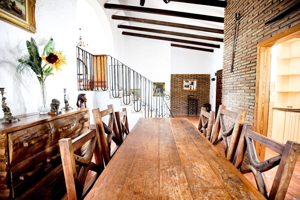 4 quarto Moradia para venda em Estepona com piscina - 950 000 € (Ref: 8684604)