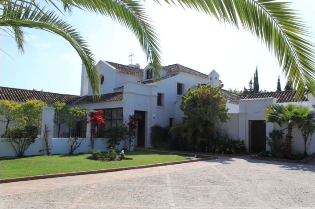 6 bedroom Villa for sale in San Pedro de Alcantara with pool - € 4,900,000 (Ref: 8684612)