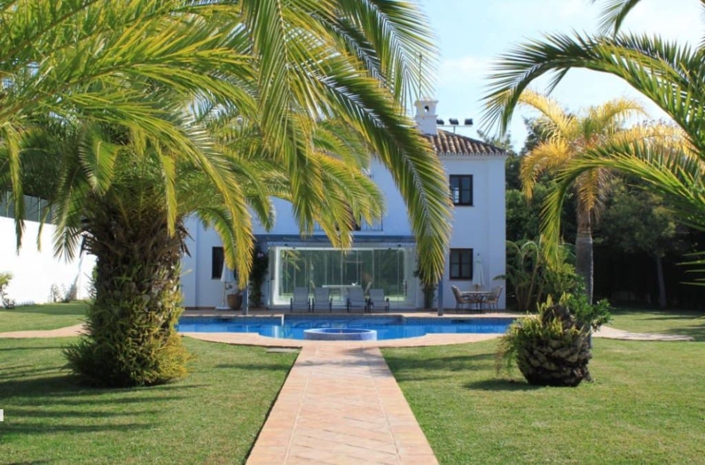 6 bedroom Villa for sale in San Pedro de Alcantara with pool - € 4,900,000 (Ref: 8684612)