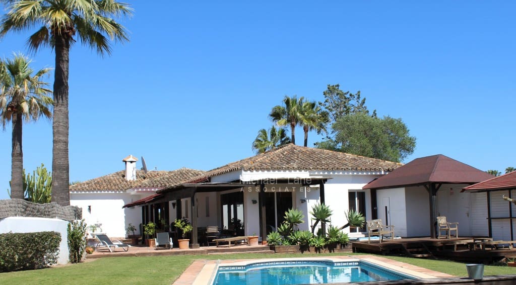 5 soverom Villa til salgs i Sotogrande med svømmebasseng - € 2 780 000 (Ref: 8684613)