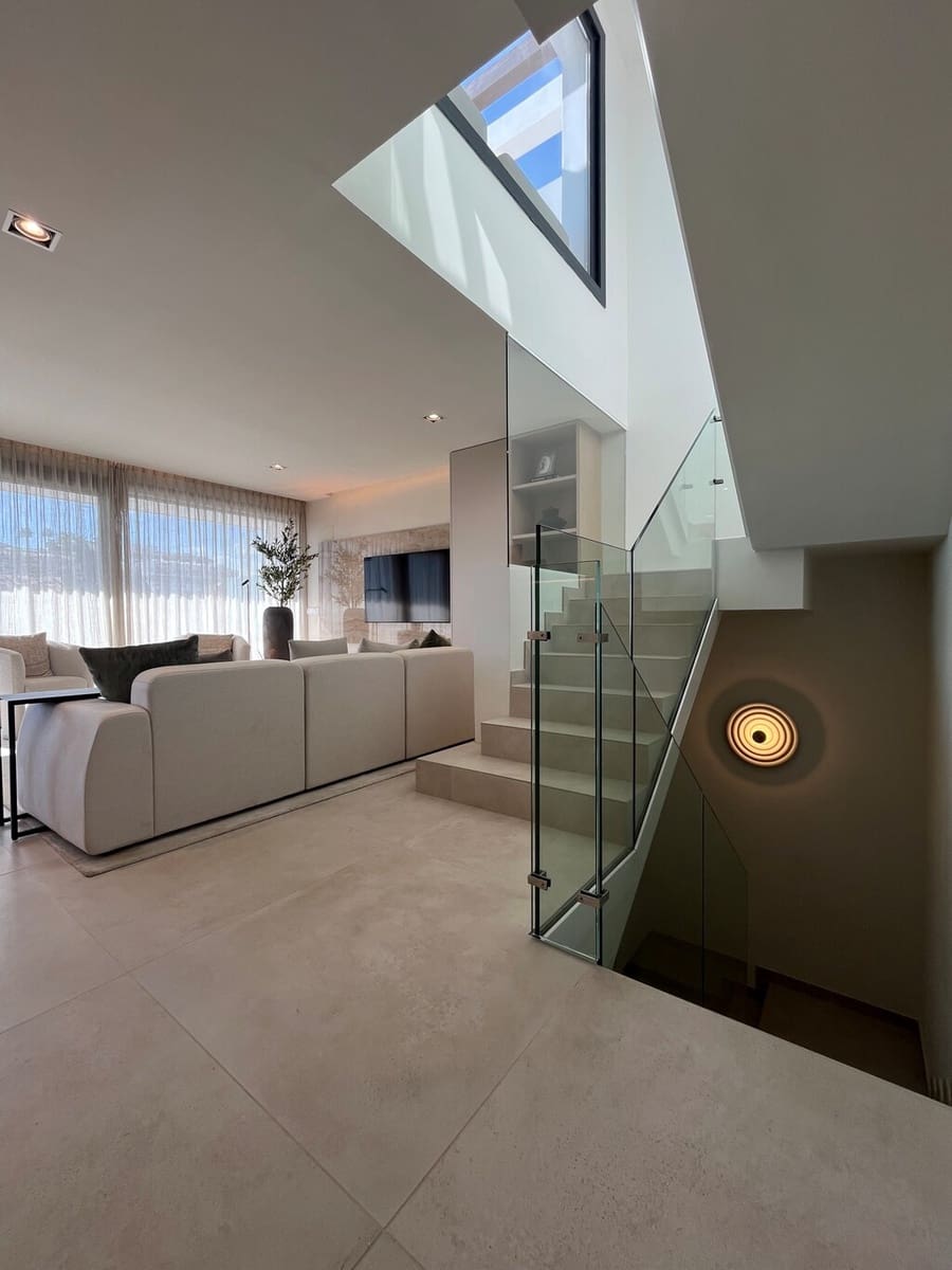 4 bedroom Townhouse for sale in Fuengirola with pool garage - € 1,196,000 (Ref: 8684614)