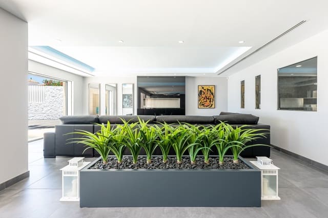 Chalet de 4 habitaciones en Mijas en venta con piscina - 8.100.000 € (Ref: 8684627)