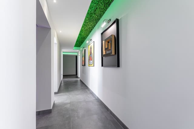 Chalet de 4 habitaciones en Mijas en venta con piscina - 8.100.000 € (Ref: 8684627)