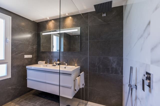 2 chambre Appartement à vendre à San Roque avec piscine garage - 380 000 € (Ref: 8713630)