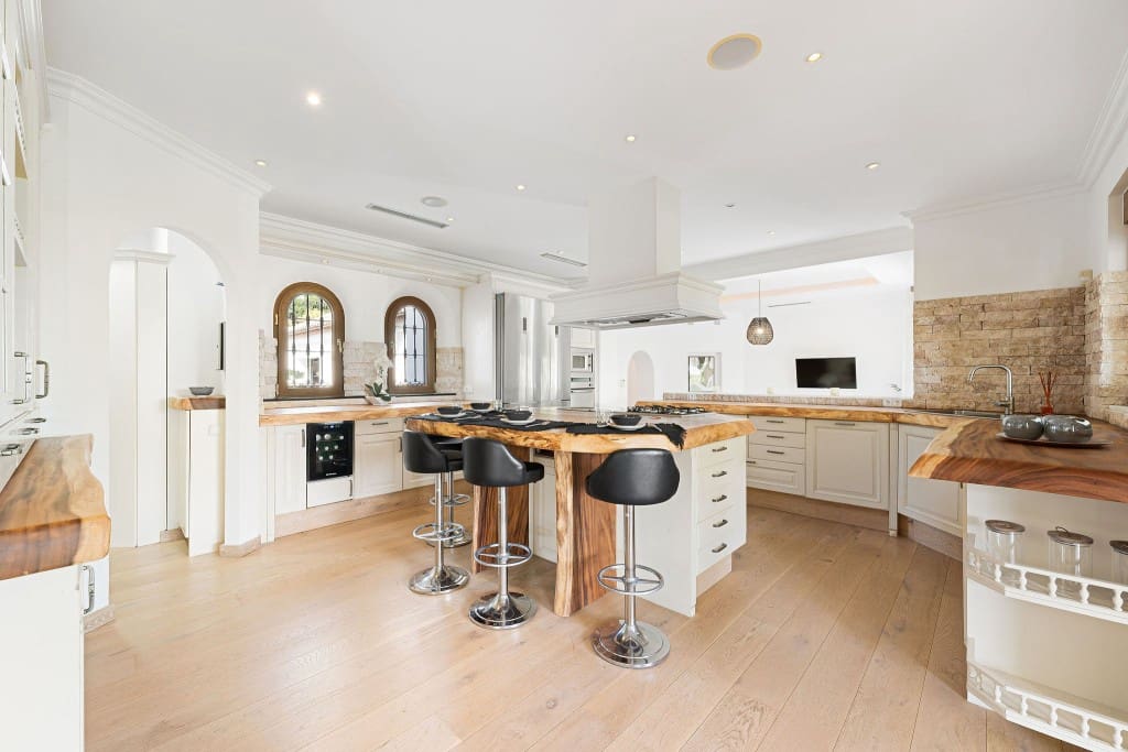 6 quarto Moradia para venda em Benahavis com piscina - 3 499 000 € (Ref: 8755226)