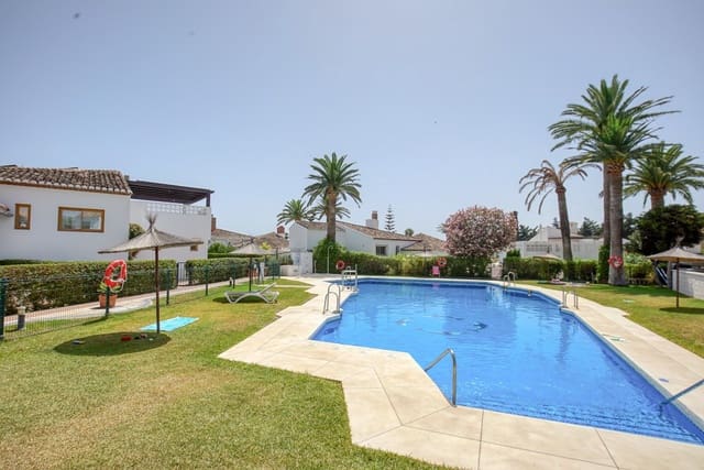2 quarto Moradia para venda em Estepona com piscina garagem - 975 000 € (Ref: 8755236)