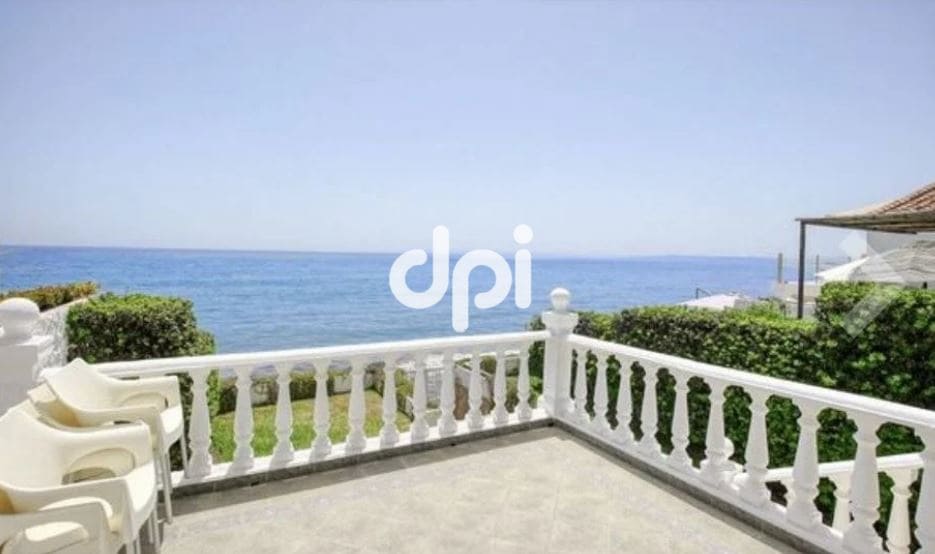 2 bedroom Villa for sale in Estepona with pool garage - € 975,000 (Ref: 8755236)