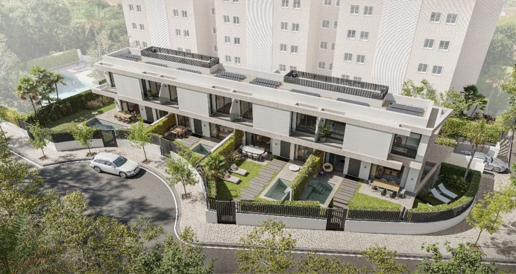 3 soveværelse Byhus til salg i Malaga by med swimmingpool - € 1.490.000 (Ref: 8755239)