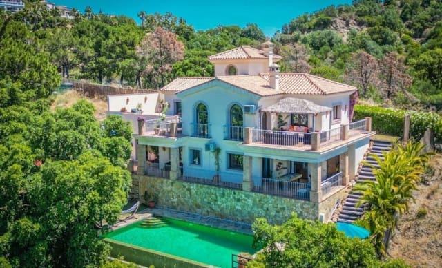 3 sypialnia Willa na sprzedaż w New Golden Mile, Estepona z basenem - 1 195 000 € (Ref: 8998372)