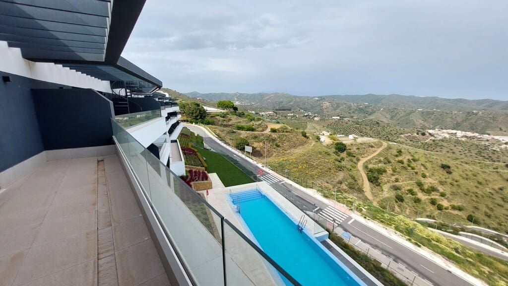 2 slaapkamer Penthouse te koop in Rincon de la Victoria met zwembad - € 440.000 (Ref: 9398161)