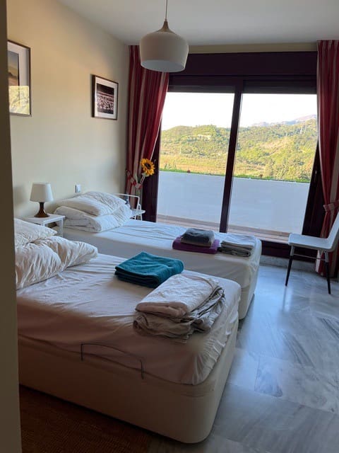 2 sypialnia Apartament na sprzedaż w Los Flamingos z basenem - 270 000 € (Ref: 9455825)