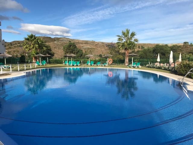 2 sypialnia Apartament na sprzedaż w Los Flamingos, Benahavís z basenem - 270 000 € (Ref: 9455825)