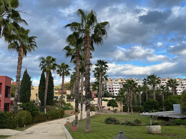 2 sypialnia Apartament na sprzedaż w Los Flamingos z basenem - 270 000 € (Ref: 9455825)