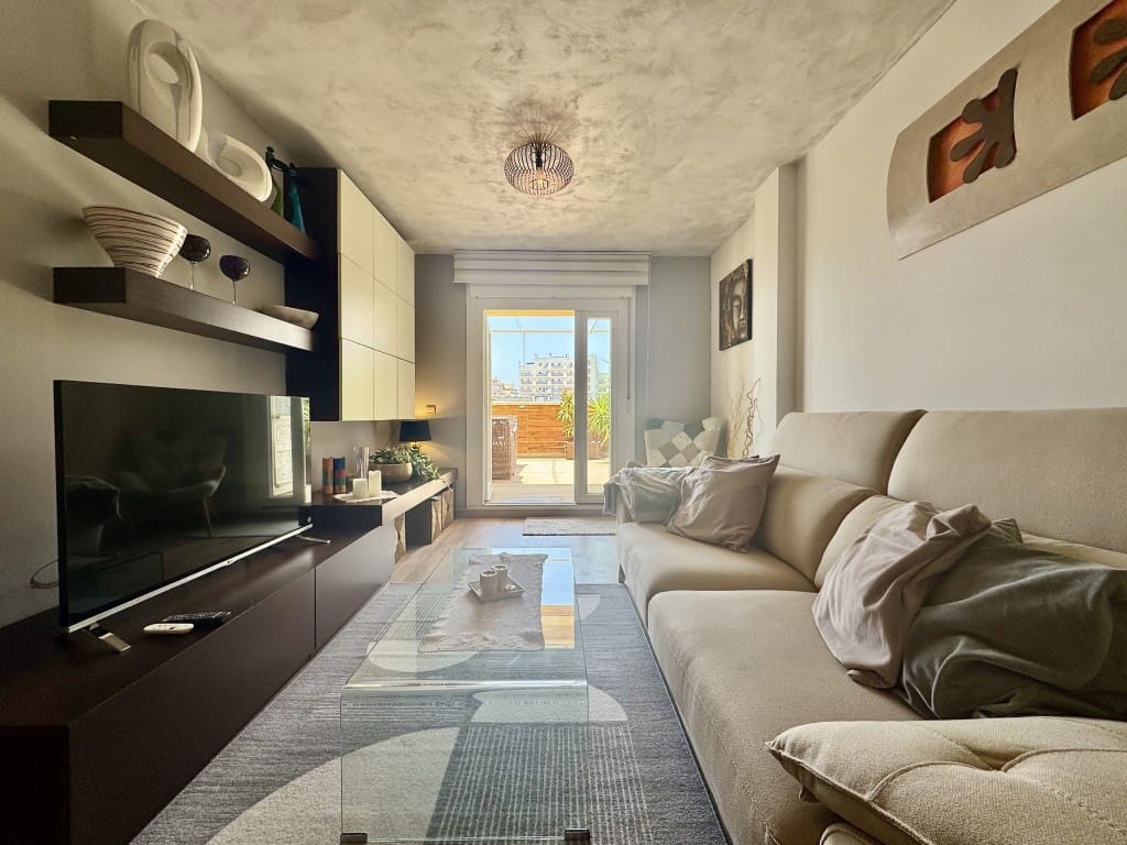 2 bedroom Apartment for sale in Torrequebrada with pool garage - € 360,000 (Ref: 9471114)