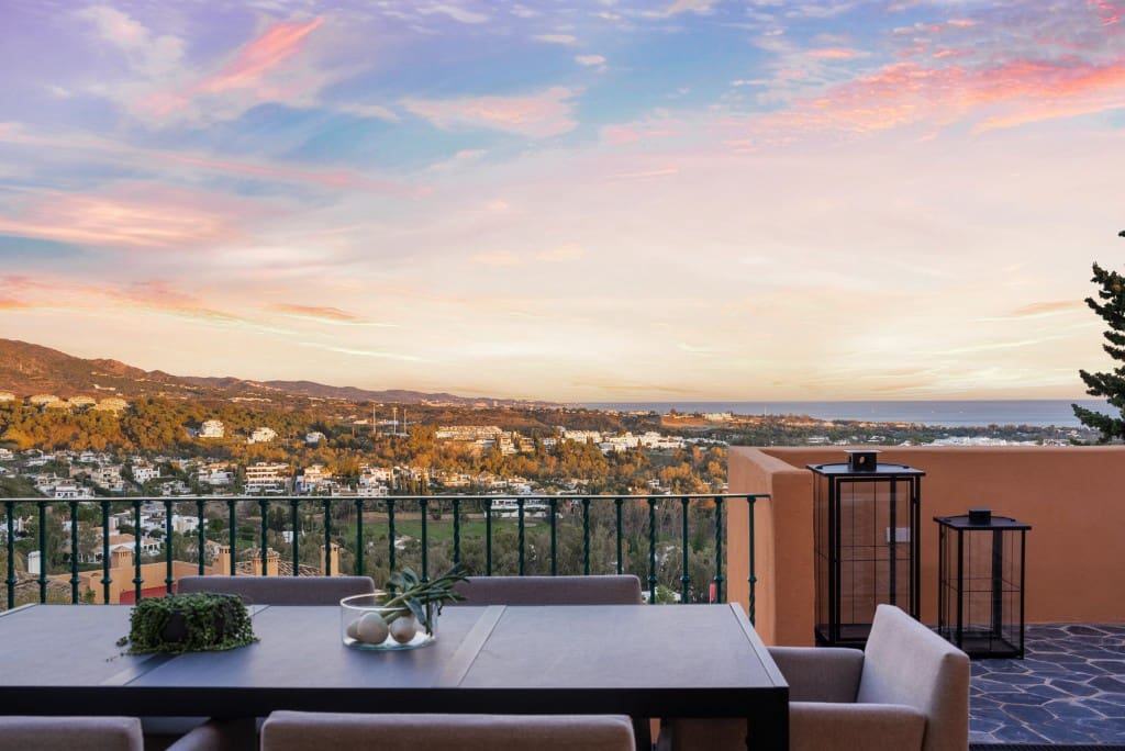 4 bedroom Penthouse for sale in Nueva Andalucia with pool garage - € 3,495,000 (Ref: 9471116)