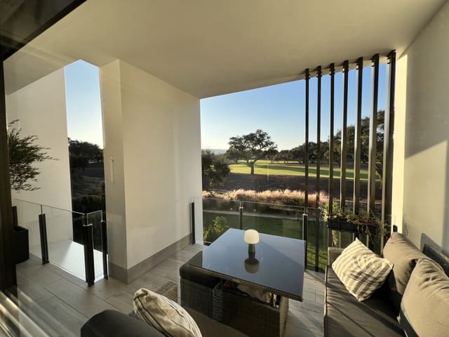 3 soverom Hus til salgs i San Roque med svømmebasseng garasje - € 799 000 (Ref: 9471130)