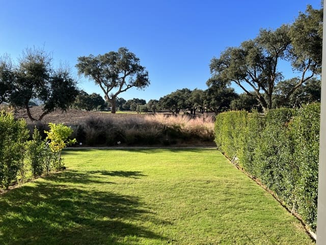 3 soverom Hus til salgs i San Roque med svømmebasseng garasje - € 799 000 (Ref: 9471130)