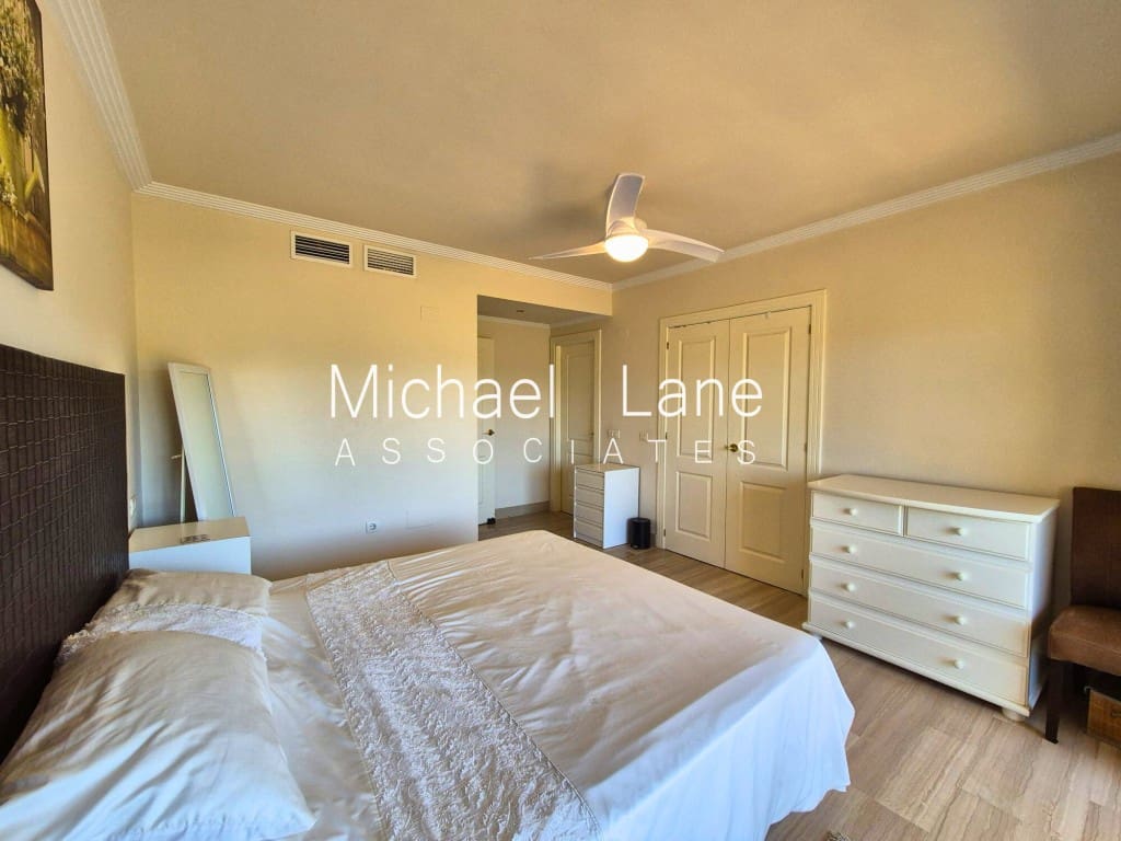 2 makuuhuone Kattohuoneisto myytävänä paikassa Sotogrande mukana uima-altaan 
autotalli - 475 000 € (Ref: 9471131)