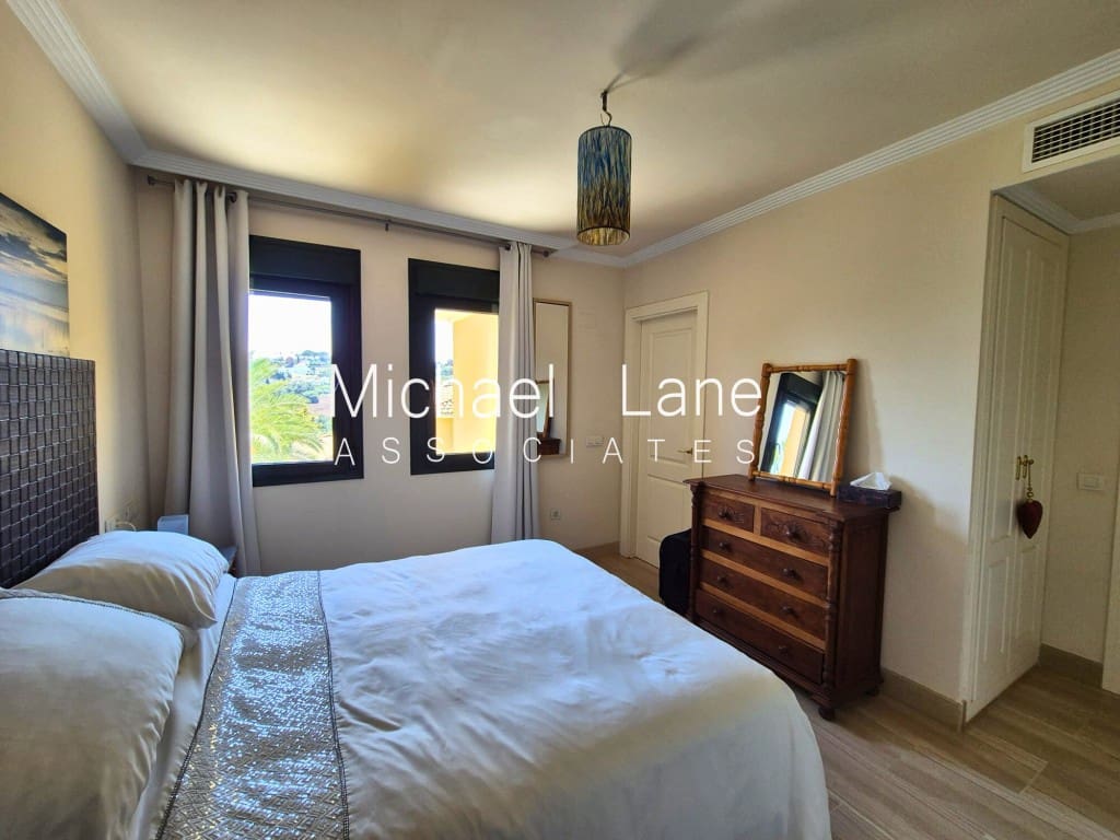 2 makuuhuone Kattohuoneisto myytävänä paikassa Sotogrande mukana uima-altaan 
autotalli - 475 000 € (Ref: 9471131)