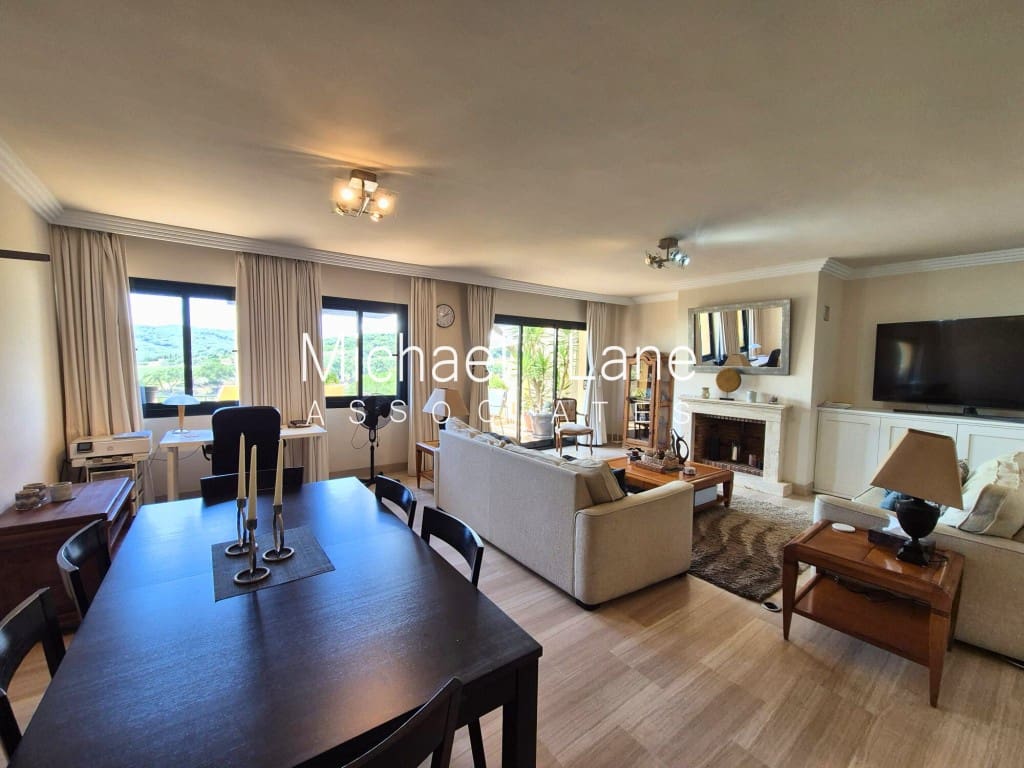 2 makuuhuone Kattohuoneisto myytävänä paikassa Sotogrande mukana uima-altaan 
autotalli - 475 000 € (Ref: 9471131)