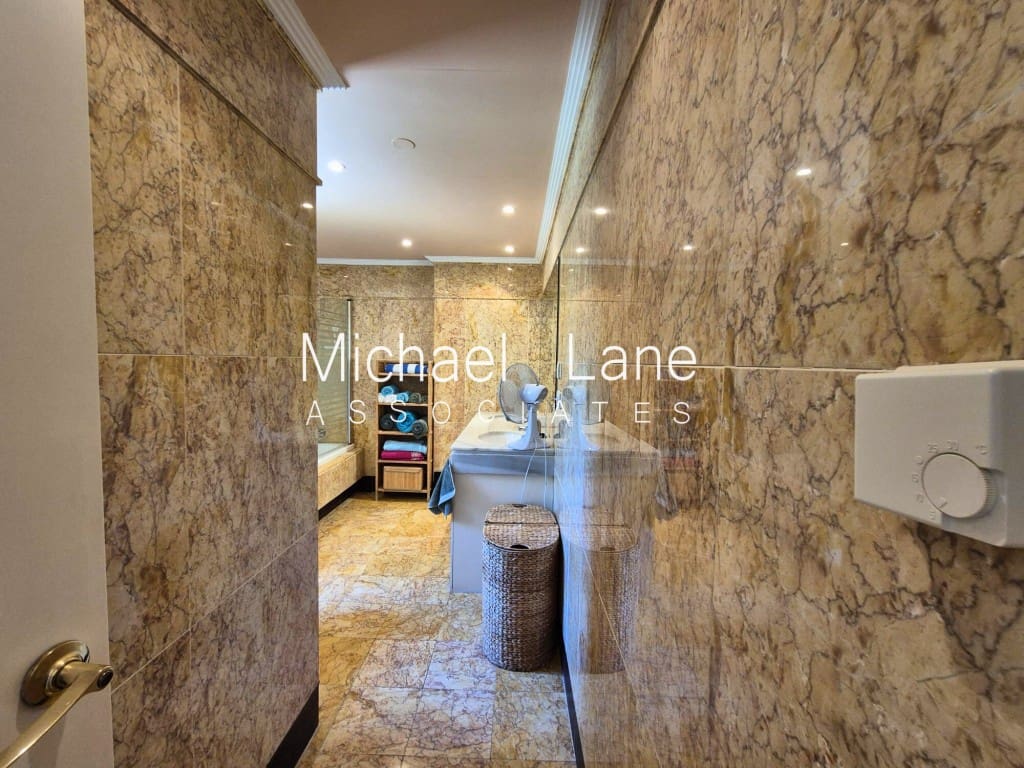 2 makuuhuone Kattohuoneisto myytävänä paikassa Sotogrande mukana uima-altaan 
autotalli - 475 000 € (Ref: 9471131)