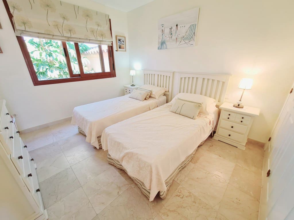 2 soverom Penthouse til salgs i New Golden Mile med svømmebasseng - € 499 000 (Ref: 9471136)