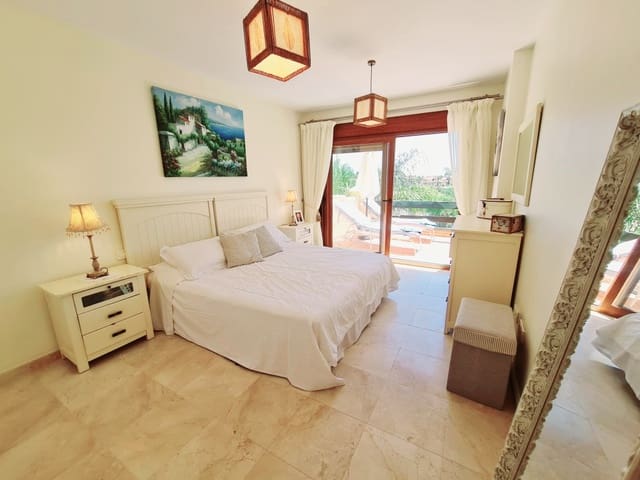 2 soverom Penthouse til salgs i New Golden Mile, Estepona med svømmebasseng - € 499 000 (Ref: 9471136)