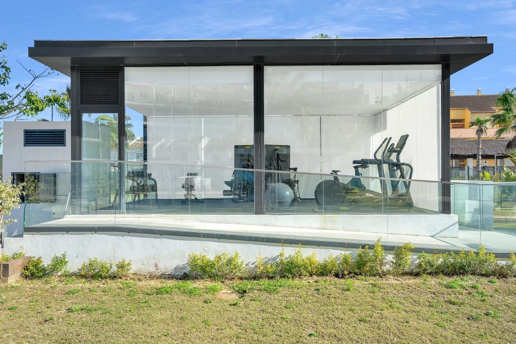 2 sovrum Lägenhet till salu i Manilva med pool garage - 350 000 € (Ref: 9575620)