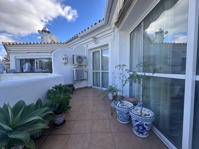 Ático de 2 habitaciones en Mijas Golf, Mijas en venta con piscina garaje - 295.000 € (Ref: 9575621)