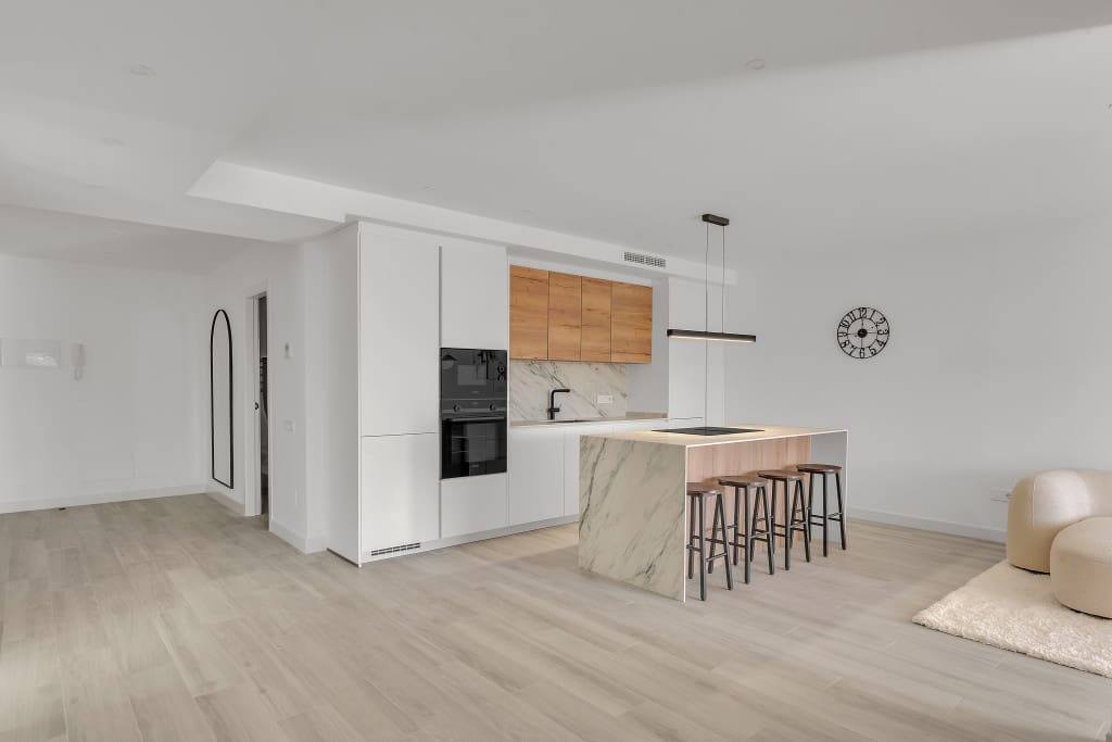 3 quarto Apartamento para venda em Nueva Andalucia com piscina - 695 000 € (Ref: 9575624)