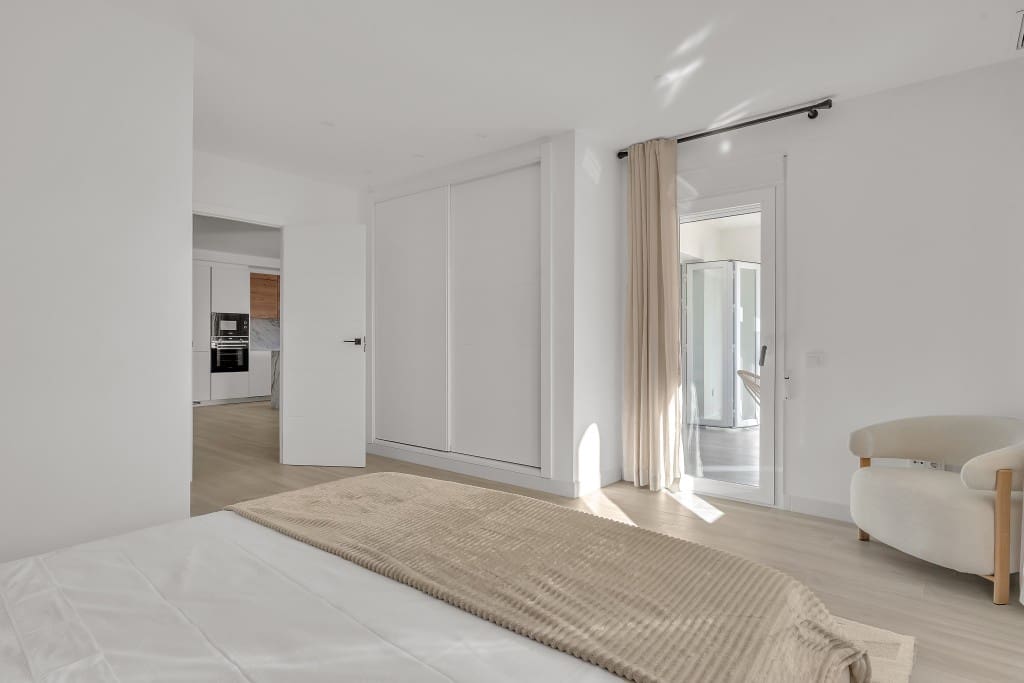 3 quarto Apartamento para venda em Nueva Andalucia com piscina - 695 000 € (Ref: 9575624)