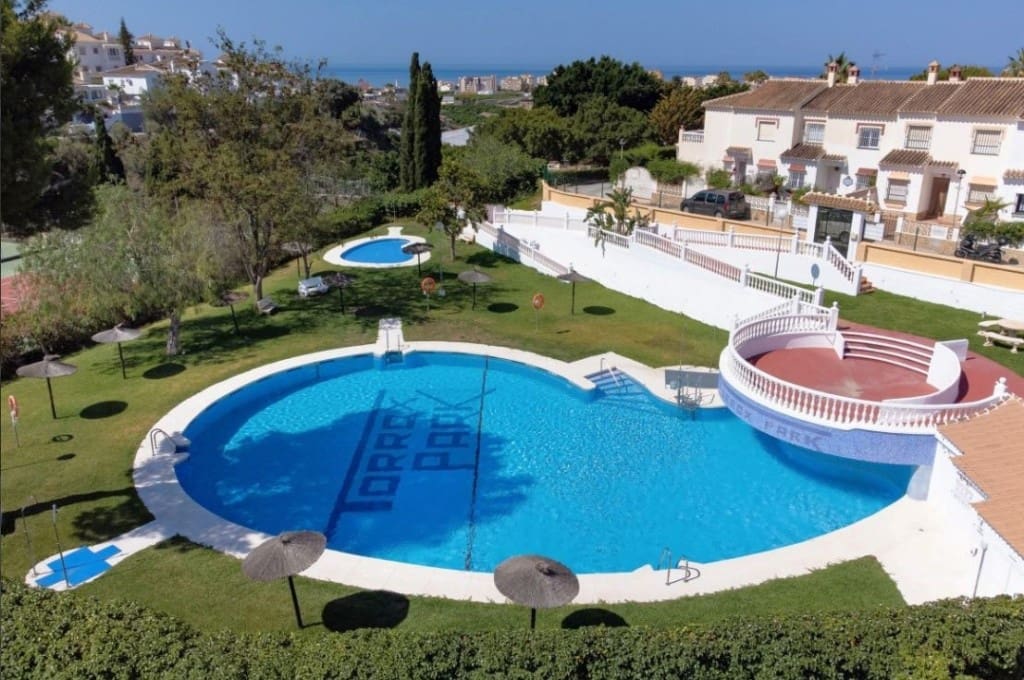 Apartamento de 1 habitación en Torrox Park en venta con piscina - 165.000 € (Ref: 9575625)