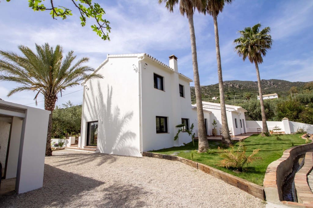 7 bedroom Finca/Country House for sale in Periana with pool - € 749,000 (Ref: 9683367)