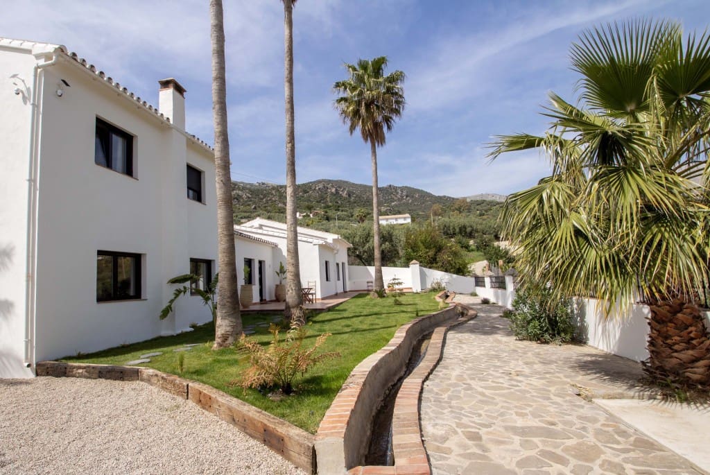 7 bedroom Finca/Country House for sale in Periana with pool - € 749,000 (Ref: 9683367)
