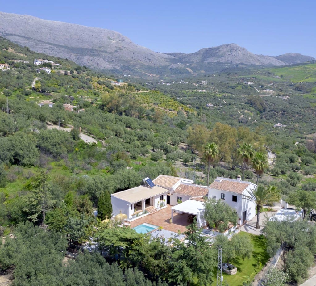 7 bedroom Finca/Country House for sale in Periana with pool - € 749,000 (Ref: 9683367)