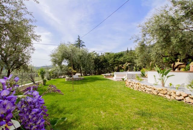 7 bedroom Finca/Country House for sale in Periana with pool - € 749,000 (Ref: 9683367)