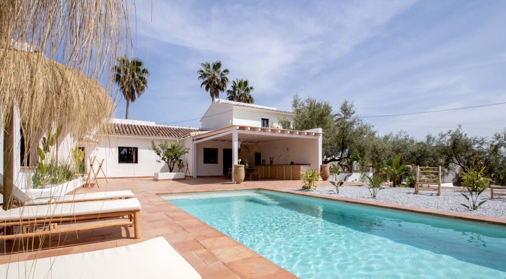 7 bedroom Finca/Country House for sale in Periana with pool - € 749,000 (Ref: 9683367)