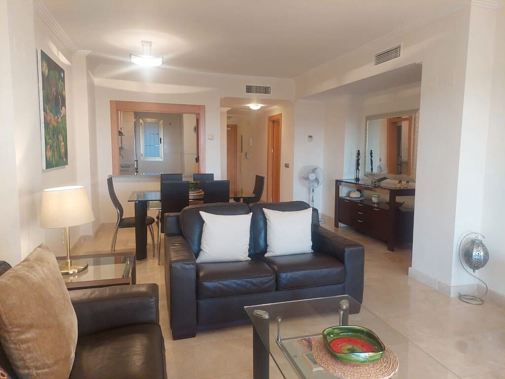 2 bedroom Apartment for sale in Benahavis with pool garage - € 525,000 (Ref: 9966261)