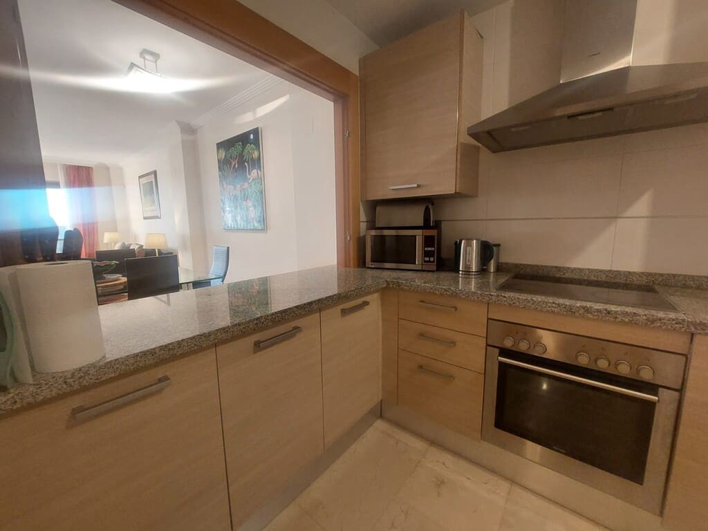 2 bedroom Apartment for sale in Benahavis with pool garage - € 525,000 (Ref: 9966261)