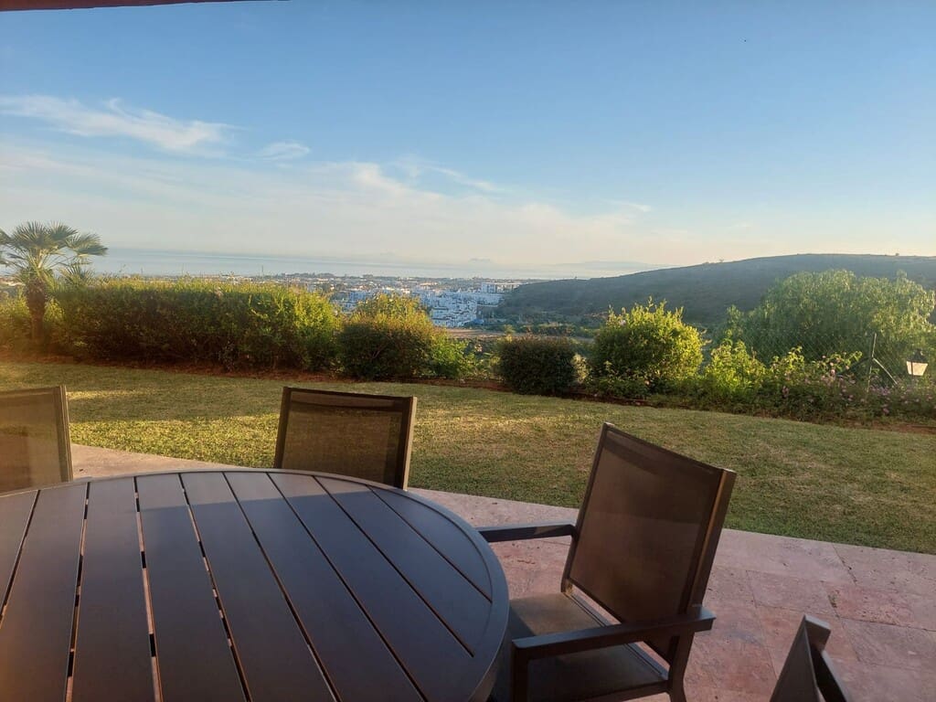 2 bedroom Apartment for sale in Benahavis with pool garage - € 525,000 (Ref: 9966261)