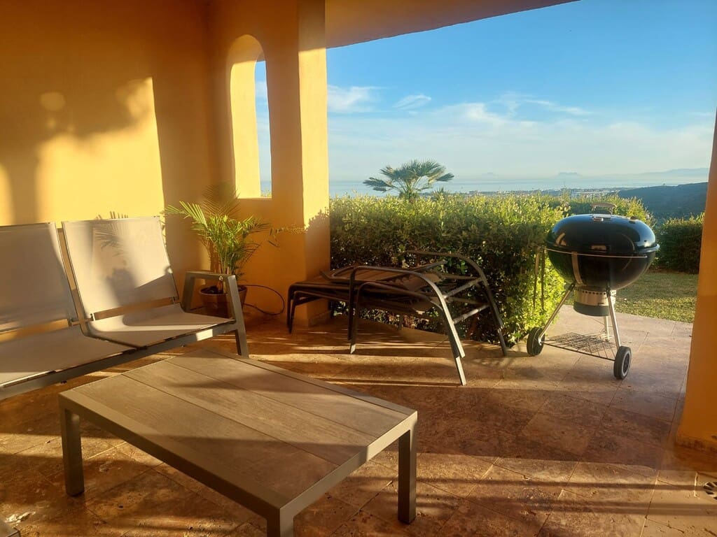 2 bedroom Apartment for sale in Benahavis with pool garage - € 525,000 (Ref: 9966261)