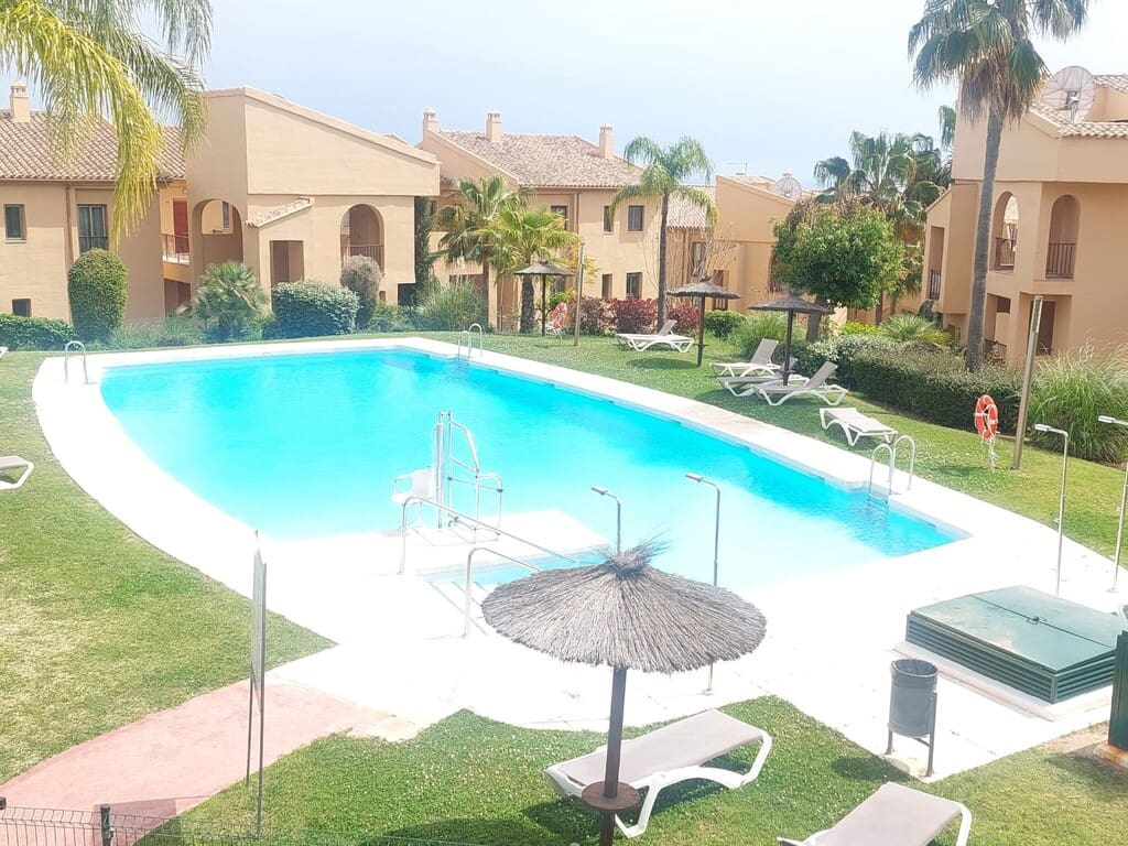 2 bedroom Apartment for sale in Benahavis with pool garage - € 525,000 (Ref: 9966261)