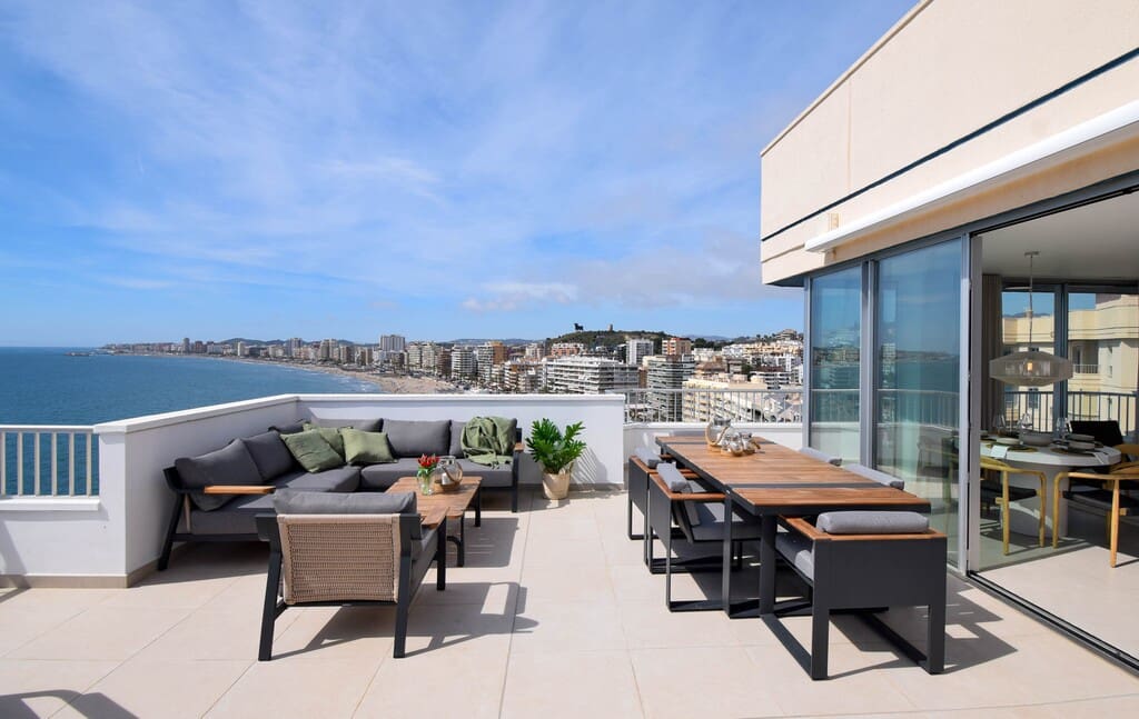 3 sypialnia Penthouse na sprzedaż w Fuengirola z basenem garażem - 1 197 000 € (Ref: 9967267)