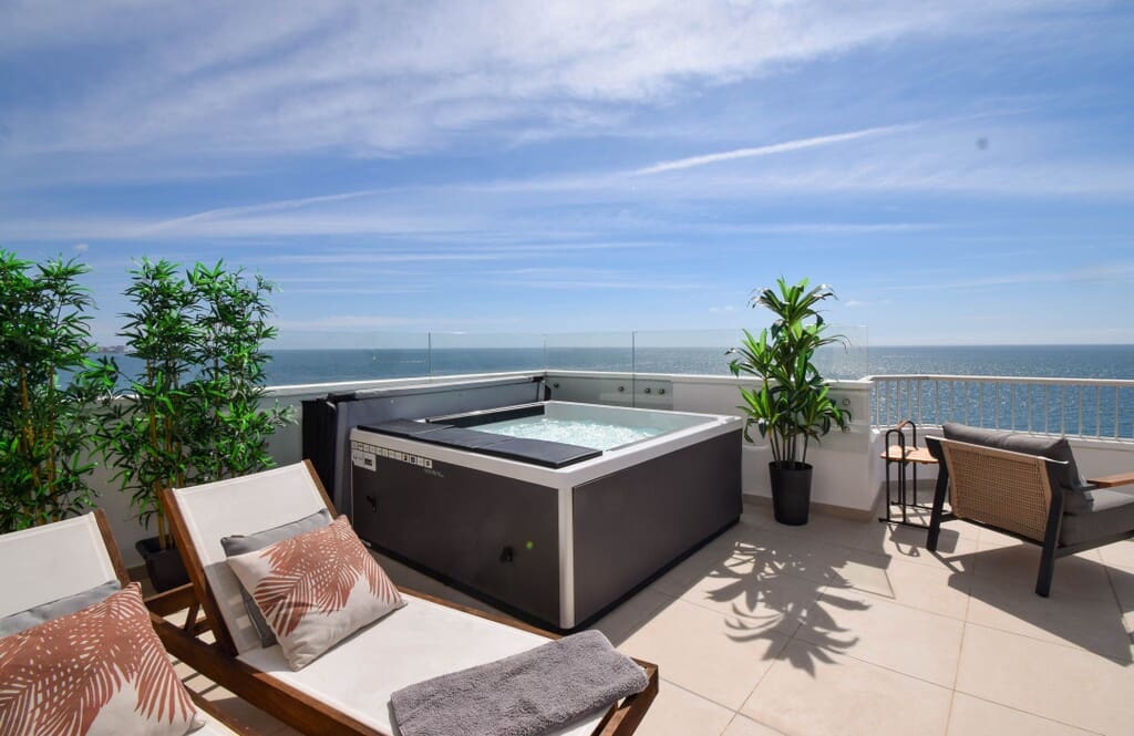 3 sypialnia Penthouse na sprzedaż w Fuengirola z basenem garażem - 1 197 000 € (Ref: 9967267)
