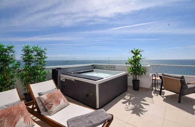 3 sypialnia Penthouse na sprzedaż w Torreblanca, Fuengirola z basenem garażem - 1 197 000 € (Ref: 9967267)