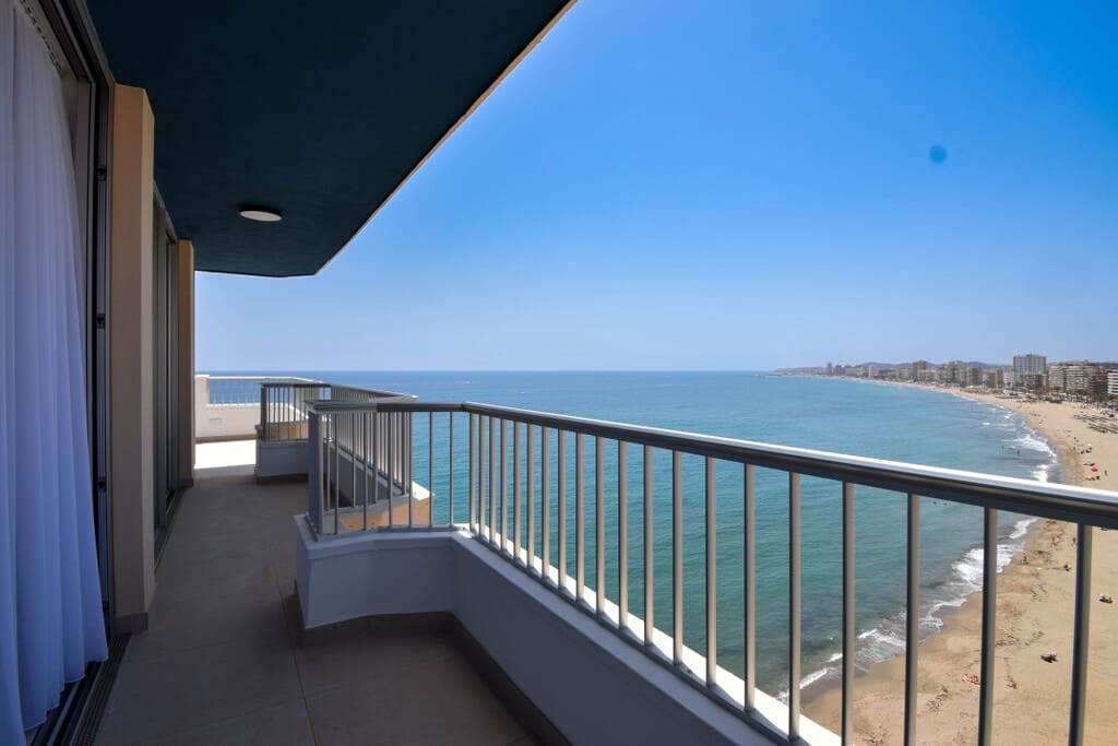 3 sypialnia Penthouse na sprzedaż w Fuengirola z basenem garażem - 1 197 000 € (Ref: 9967267)