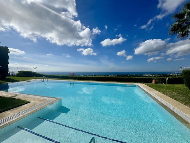 2 sovrum Lägenhet till salu i El Rosario, Marbella med pool garage - 580 000 € (Ref: 9967273)