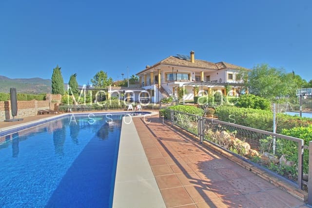 5 chambre Finca/Maison de Campagne à vendre à Estepona avec piscine garage - 3 400 000 € (Ref: 9967277)