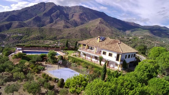 5 chambre Finca/Maison de Campagne à vendre à Estepona avec piscine garage - 3 400 000 € (Ref: 9967277)