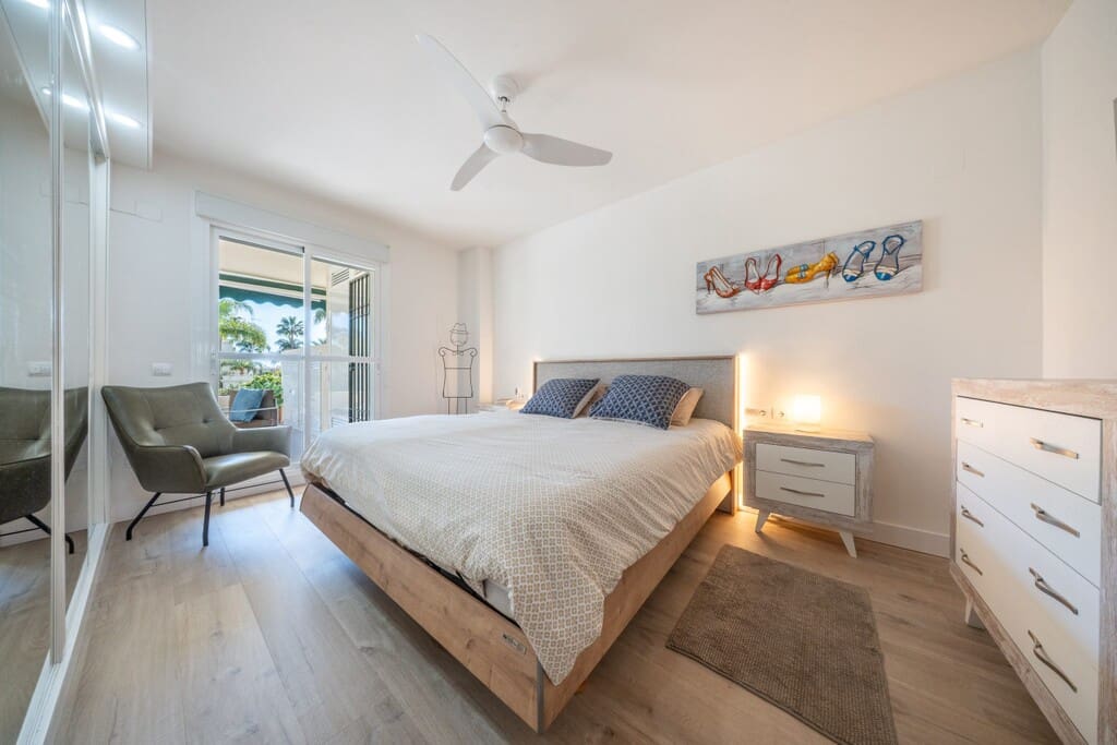 2 soverom Leilighet til salgs i Nueva Andalucia med svømmebasseng - € 595 000 (Ref: 9967280)
